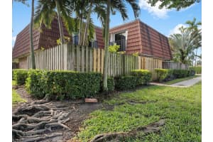 9995 NW 6th Ct, Plantation, FL 33324, Sold 04/14/23