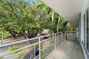 745 13th St, Miami Beach, FL 33139, Sold 04/26/23