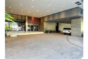 88 SW 7th St Apt 1807, Miami, FL 33130, Sold 09/29/23