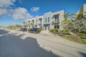 405 NE 35th Ct Unit 5, Oakland Park, FL 33334, Sold 05/01/23