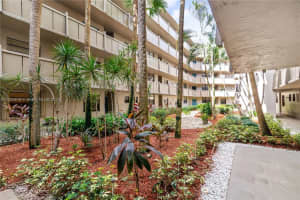 1001 Colony Point Cir APT 321, Pembroke Pines, FL 33026, Sold 03/15/23