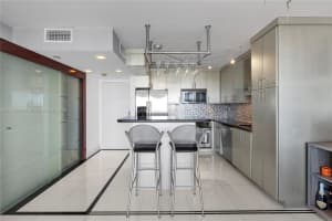 600 NE 36th St APT 514, Miami, FL 33137, Sold 04/11/23