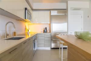 1300 Brickell Bay Dr 1608, Miami