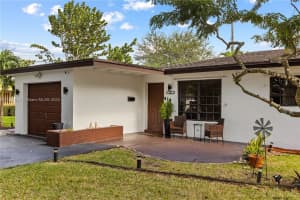 401 S 57th Way, Hollywood, FL 33023, Sold 05/15/23