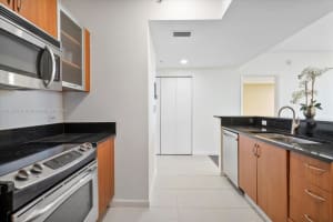 18800 NE 29th Ave APT 518, Aventura, FL 33180, Sold 03/29/23