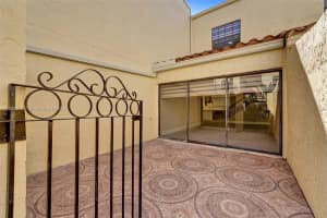 20940 Bay Ct, Miami, FL 33180, Sold 04/14/23