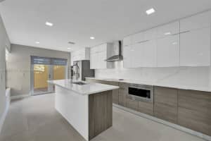 20940 Bay Ct, Miami, FL 33180, Sold 04/14/23