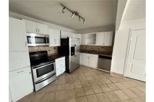 7135 Collins Ave APT 813, Miami Beach, FL 33141, Sold 08/03/23
