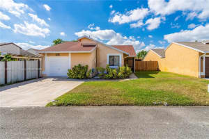 940 SW 109th Ave, Pembroke Pines, FL 33025, Sold 03/28/23