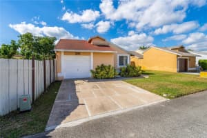 940 SW 109th Ave, Pembroke Pines, FL 33025, Sold 03/28/23