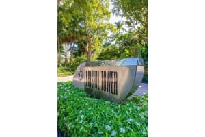 2127 Brickell Ave APT 1402, Miami, FL 33129, Sold 03/30/23