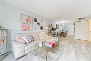 1610 Lenox Ave. APT 510, Miami Beach, FL 33139, Sold 03/15/23
