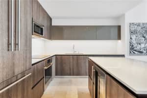 88 SW 7th St Apt 2407, Miami, FL 33130, Sold 06/06/23
