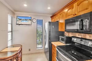15 Royal Palm Way #404, Boca Raton, FL 33432, Sold 09/06/23