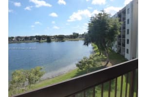 10288 NW 9th St Cir APT 304, Miami, FL 33172, Sold 04/20/23