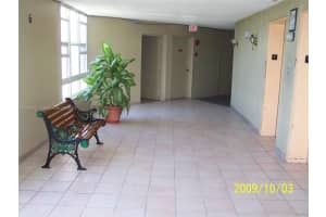 9682 Fontainebleau Blvd, Miami, FL 33172, Sold 05/25/23