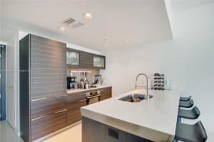 Epic Tower, 200 Biscayne Blvd Way, Miami, FL 33131, Sold 03/23/23
