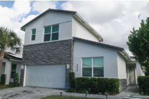 4098 Rosa Dr, Lighthouse Point, FL 33064, Sold 10/10/23