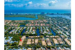 1261 Hayes St, Hollywood, FL 33019, Sold 04/03/23