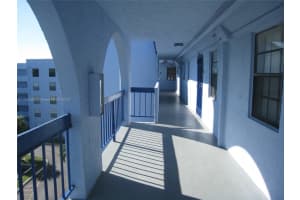 9460 Fontainebleau Blvd APT 522, Miami, FL 33172, Sold 04/03/23