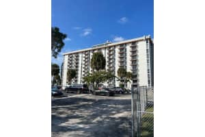 2075 NE 164th St APT 804, North Miami Beach, FL 33162, Sold 08/31/23