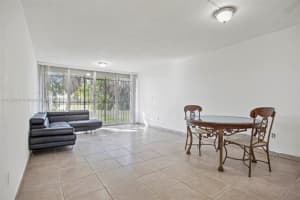 9250 Fontainebleau Blvd, Miami, FL 33172, Sold 05/15/23
