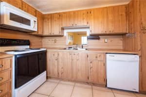 431 SE 3rd St, Dania Beach, FL 33004, Sold 04/11/23
