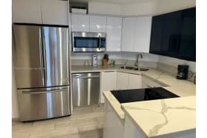 5225 Collins Ave APT 403, Miami Beach, FL 33140, Sold 07/07/23