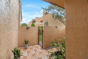 12048 S Las Palmas Dr, Pembroke Pines, FL 33025, Sold 03/22/23