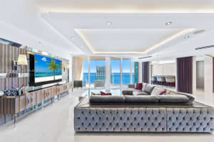 300 South Pointe Dr APT 3801, Miami Beach, FL 33139, Sold 03/27/23