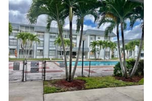 6705 NW 169th St APT C312, Hialeah, FL 33015, Sold 04/28/23
