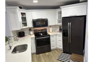 10241 NW 9th St Cir Apt 105-5, Miami, FL 33172, Sold 05/05/23