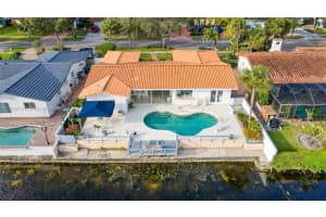7360 Loch ness Dr, Miami Lakes, FL 33014, Sold 05/08/23