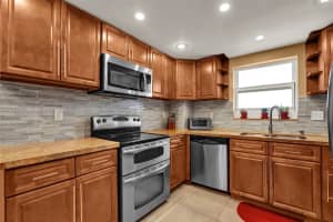 2780 NE 183rd St, Aventura, FL 33160, Sold 04/26/23