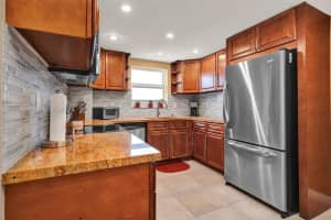 2780 NE 183rd St, Aventura, FL 33160, Sold 04/26/23