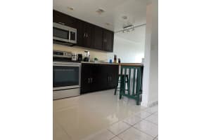 301 NW 109th Ave APT 211, Miami, FL 33172, Sold 04/03/23