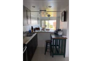 301 NW 109th Ave APT 211, Miami, FL 33172, Sold 04/03/23