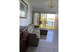 301 NW 109th Ave APT 211, Miami, FL 33172, Sold 04/03/23