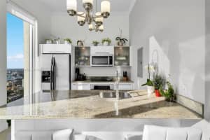 185 SW 7th St APT 4400, Miami, FL 33130, Sold 05/09/23