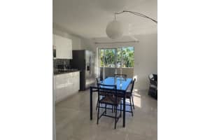 4011 Meridian Ave, Miami Beach, FL 33140, Sold 04/18/23