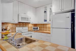 5100 NW 35th St, Lauderdale Lakes, FL 33319, Sold 04/11/23