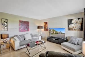 17001 NE 13th Ave APT 210, Miami, FL 33162, Sold 11/13/23
