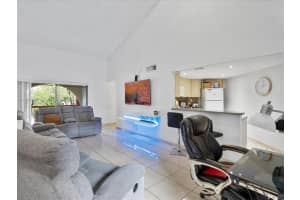 10245 NW 9th St Cir Apt 204-9, Miami, FL 33172, Sold 05/05/23