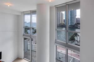 300 S Biscayne Blvd l 416, Miami, FL 33131, Sold 06/02/23