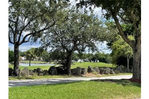 6530 Kendale Lakes Dr APT 1304, Miami, FL 33183, Sold 09/14/23