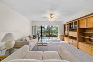 4321 SW 70th Terrace, Davie, FL 33314, Sold 03/31/23
