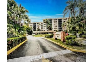 900 NE 195th St APT 310, Miami, FL 33179, Sold 07/24/23