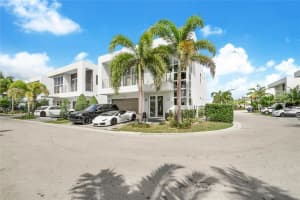 9721 NW 74th Terrace, Doral, FL 33178, Sold 04/04/23