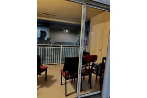 18850 NW 57th Ave APT 302, Hialeah, FL 33015, Sold 05/10/23