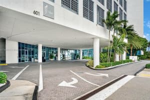 601 NE 36th St APT 2801, Miami, FL 33137, Sold 08/30/23